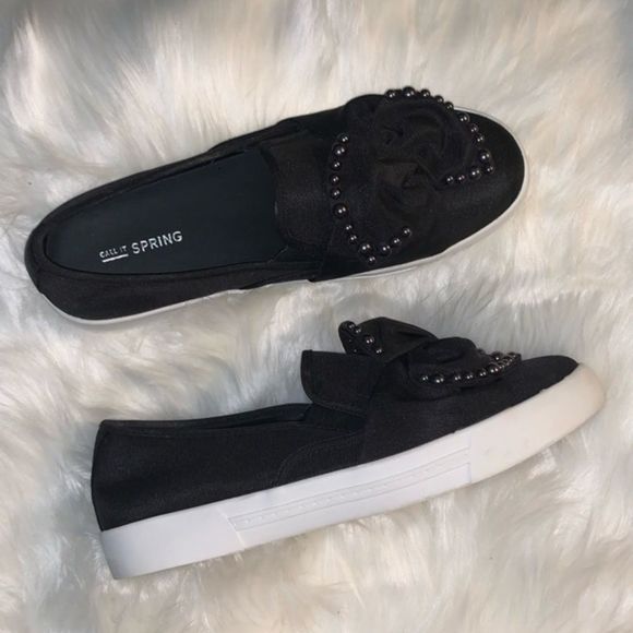 Call it spring sneakers - Picture 2 of 5